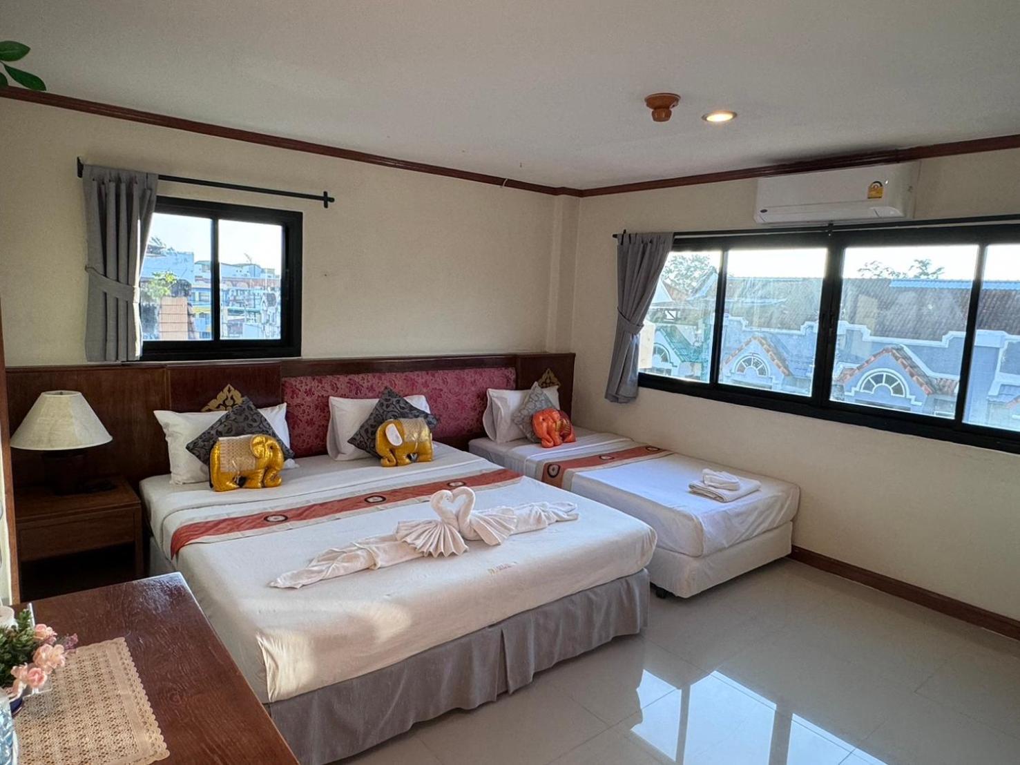 Your Place Inn Karon Luaran gambar